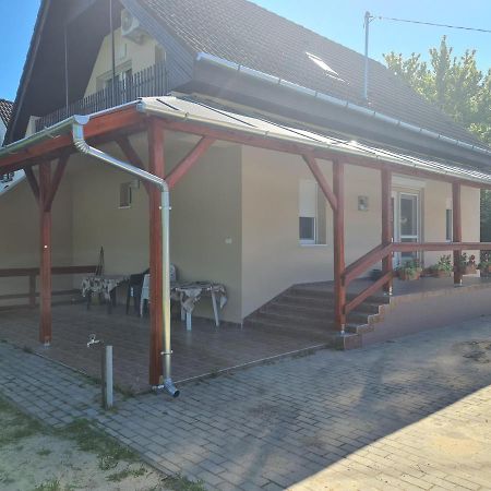 Vaddinszó lak Villa Kiskunmajsa Kültér fotó