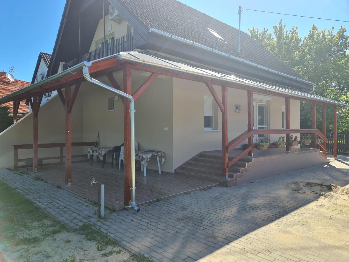 Vaddinszó lak Villa Kiskunmajsa Kültér fotó